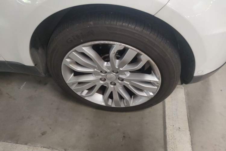Used Land Rover Range Sport 2014 3.0 SC V6 HSE DYNAMIC Right Front Wheel Hub