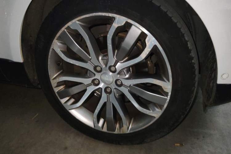 Used Land Rover Range Sport 2014 3.0 SC V6 HSE DYNAMIC Right Front Wheel Hub
