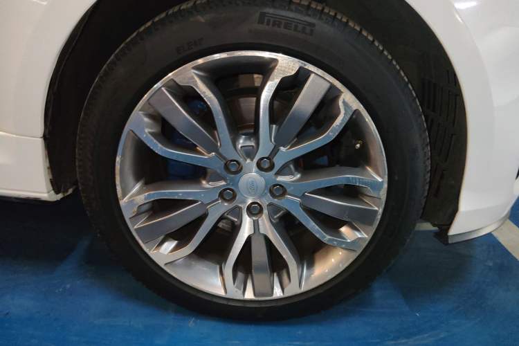 Used Land Rover Range Sport 2014 3.0 SC V6 HSE DYNAMIC Right Front Wheel Hub
