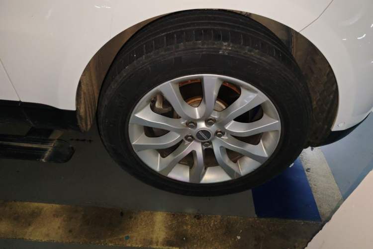 Used Land Rover Range Sport 2014 3.0 SC V6 HSE Right Front Wheel Hub