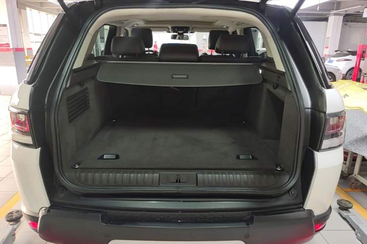 Used Land Rover Range Sport  Trunk
