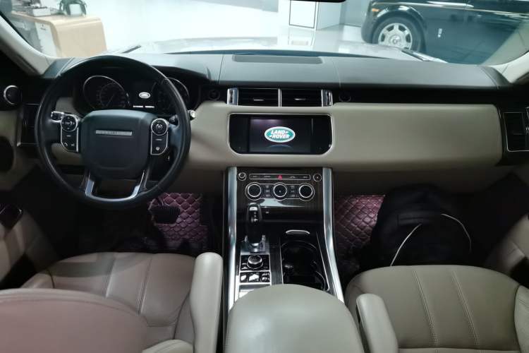 Used Land Rover Range Sport 2014 3.0T V6 Gasoline Version U.S. Specification Interior 2