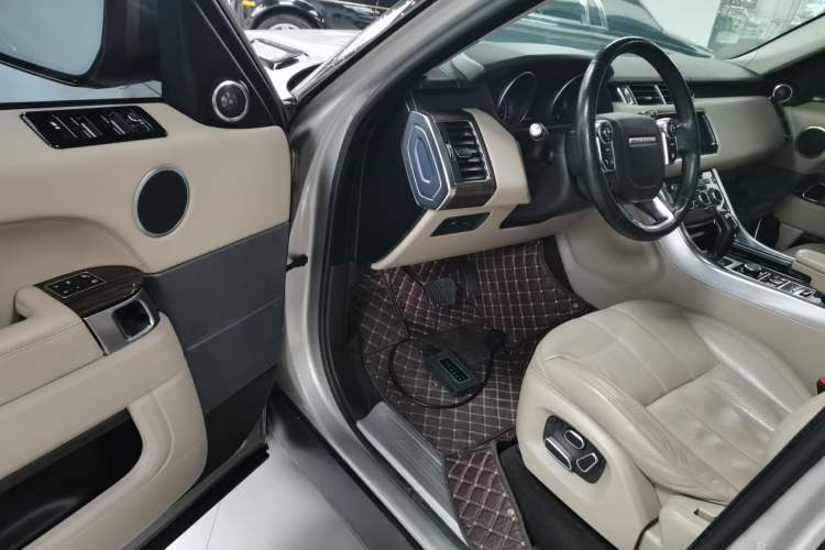 Used Land Rover Range Sport 2014 3.0T V6 Gasoline Version U.S. Specification Interior 3