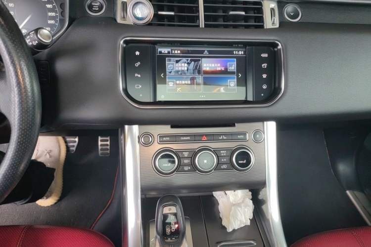 Used Land Rover Range Sport 2015 3.0 SC V6 HSE DYNAMIC Audio And AC Panel