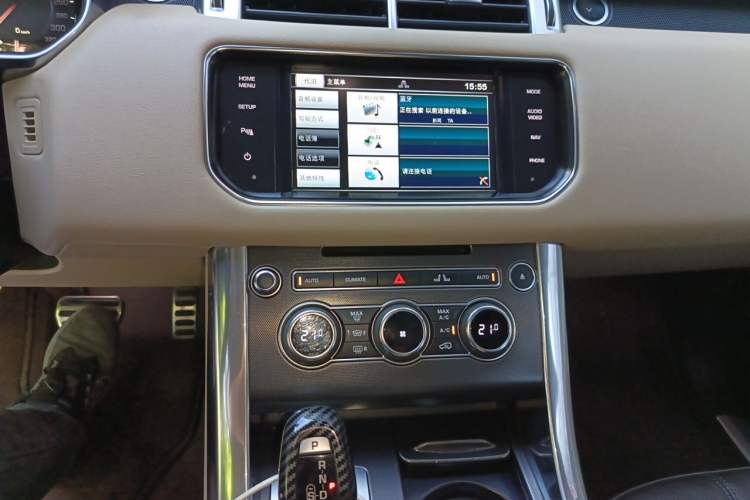 Used Land Rover Range Sport 2015 3.0 SDV6 HSE Audio And AC Panel