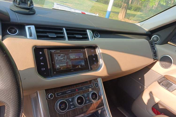 Used Land Rover Range Sport 2015 3.0 SC V6 HSE Audio And AC Panel