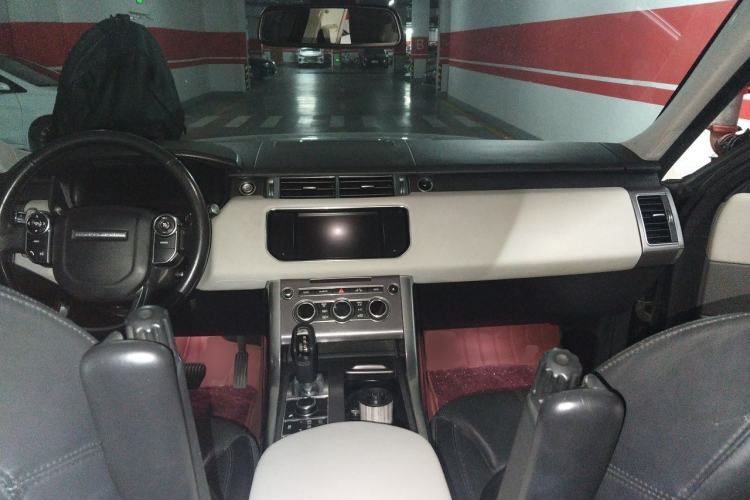 Used Land Rover Range Sport 2015 3.0 V6 HSE Gasoline – Middle East Version Center Console