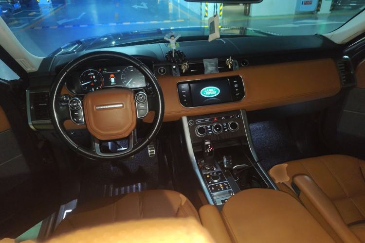 Used Land Rover Range Sport 2015 3.0 SDV6 HSE DYNAMIC Center Console