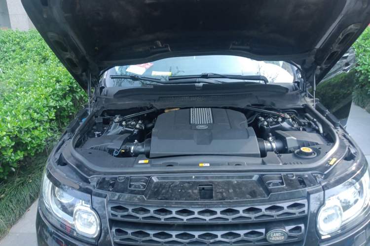 Used Land Rover Range Sport  Engine Bay