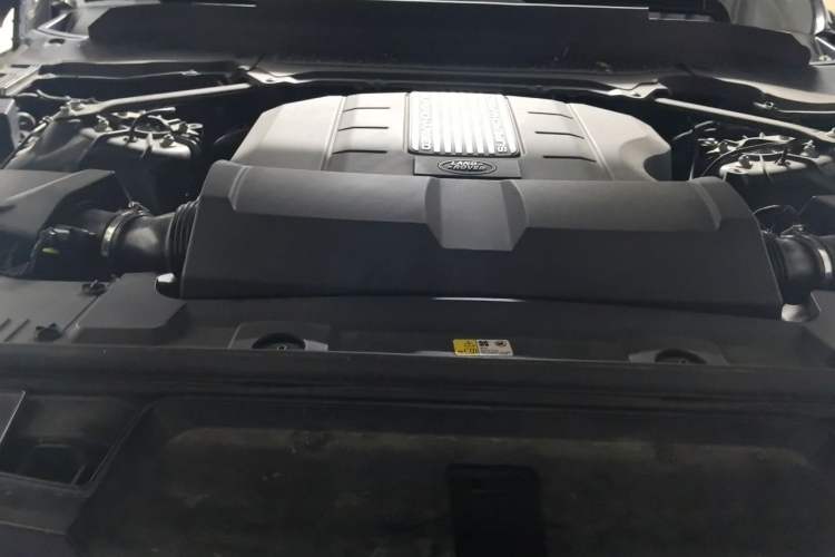Used Land Rover Range Sport 2015 3.0 SC V6 HSE DYNAMIC Engine Bay