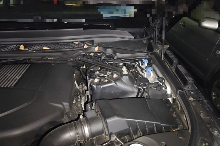 Used Land Rover Range Sport 2015 3.0 SDV6 HSE Engine Bay Left