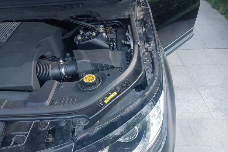 Used Land Rover Range Sport  Engine Bay Left