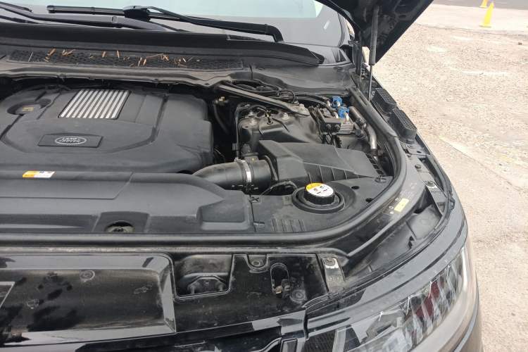 Used Land Rover Range Sport 2015 3.0 SDV6 HSE DYNAMIC Engine Bay Left