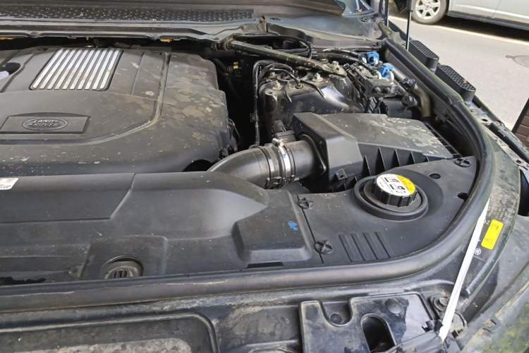 Used Land Rover Range Sport 2015 3.0 SDV6 HSE Engine Bay Left