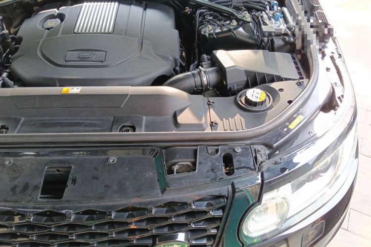 Used Land Rover Range Sport 2015 3.0 SDV6 HSE Engine Bay Left