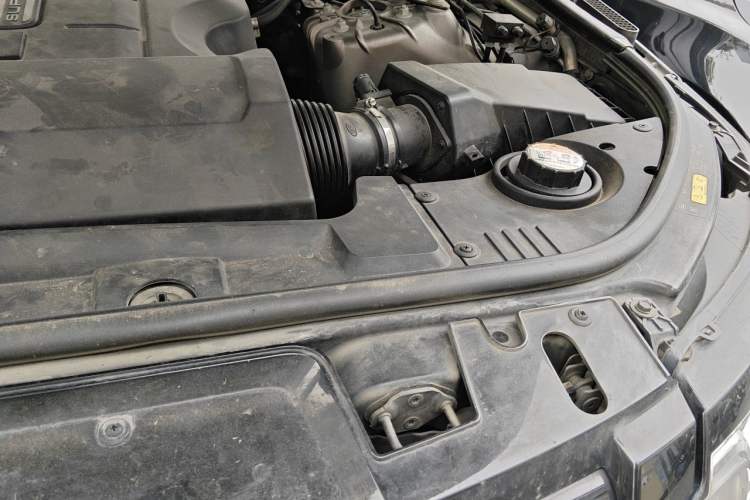 Used Land Rover Range Sport 2015 3.0 SC V6 HSE DYNAMIC Engine Bay Left