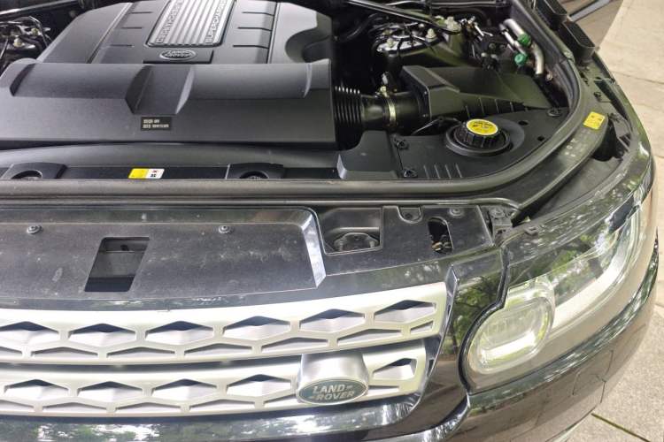 Used Land Rover Range Sport  Engine Bay Left