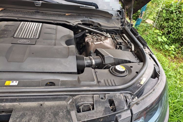 Used Land Rover Range Sport 2015 3.0 SC V6 HSE DYNAMIC Engine Bay Left