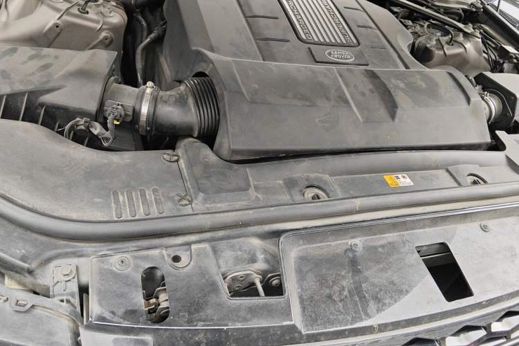 Used Land Rover Range Sport 2015 3.0 SC V6 HSE DYNAMIC Engine Bay