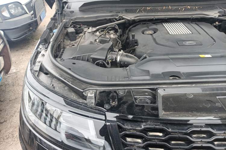 Used Land Rover Range Sport 2015 3.0 SDV6 HSE DYNAMIC Engine Bay Right