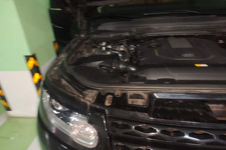 Used Land Rover Range Sport 2015 3.0 SDV6 HSE DYNAMIC Engine Bay Right