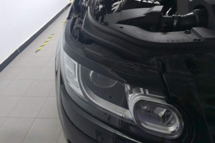 Used Land Rover Range Sport 2015 3.0 SC V6 HSE DYNAMIC Engine Bay Right
