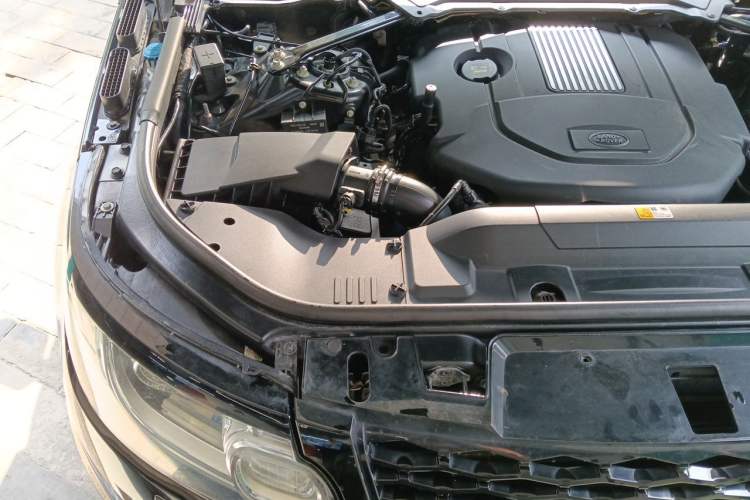 Used Land Rover Range Sport 2015 3.0 SDV6 HSE Engine Bay Right