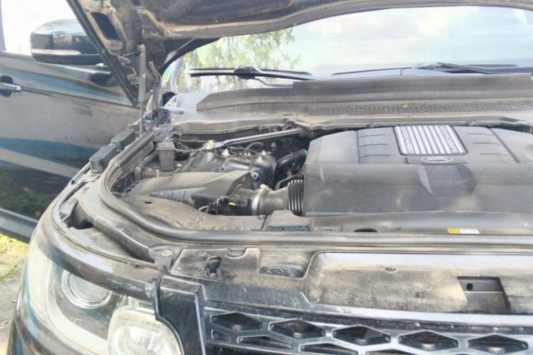 Used Land Rover Range Sport 2015 3.0 SC V6 HSE Engine Bay Right