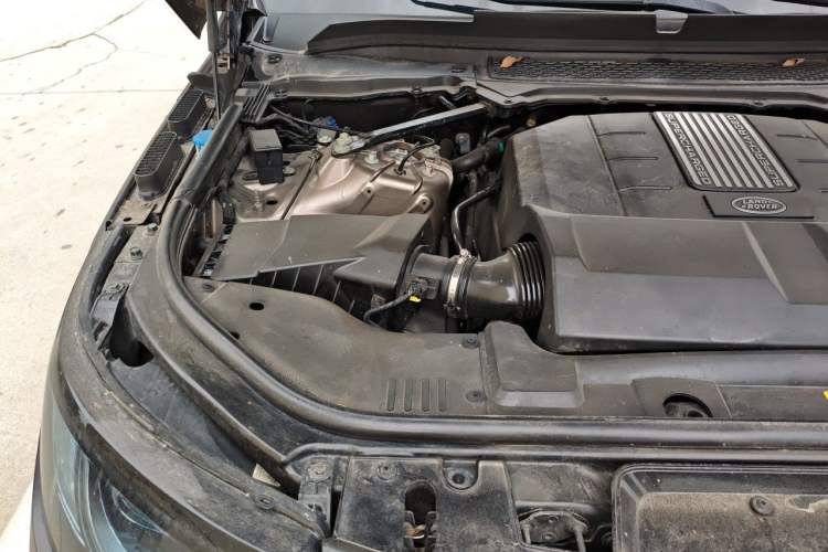 Used Land Rover Range Sport 2015 3.0 SC V6 HSE DYNAMIC Engine Bay Right