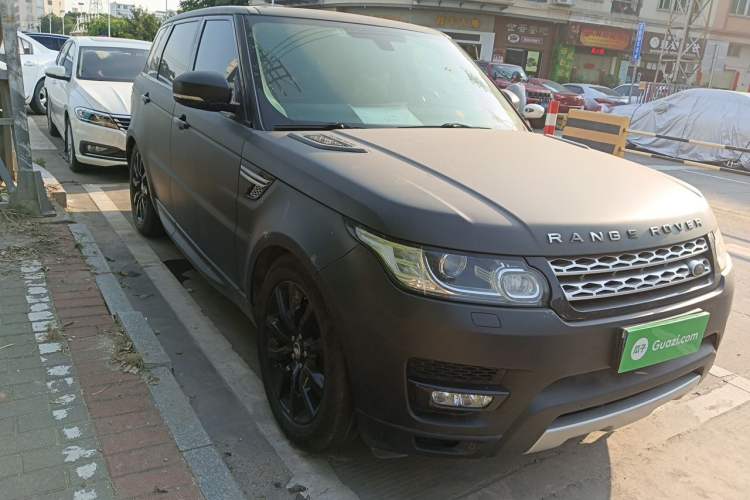 Used Land Rover Range Sport 2015 3.0 SC V6 HSE Front Right 45 Deg