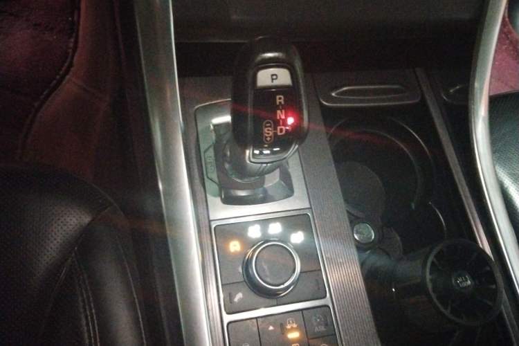 Used Land Rover Range Sport 2015 3.0 V6 HSE Gasoline – Middle East Version Gear Lever