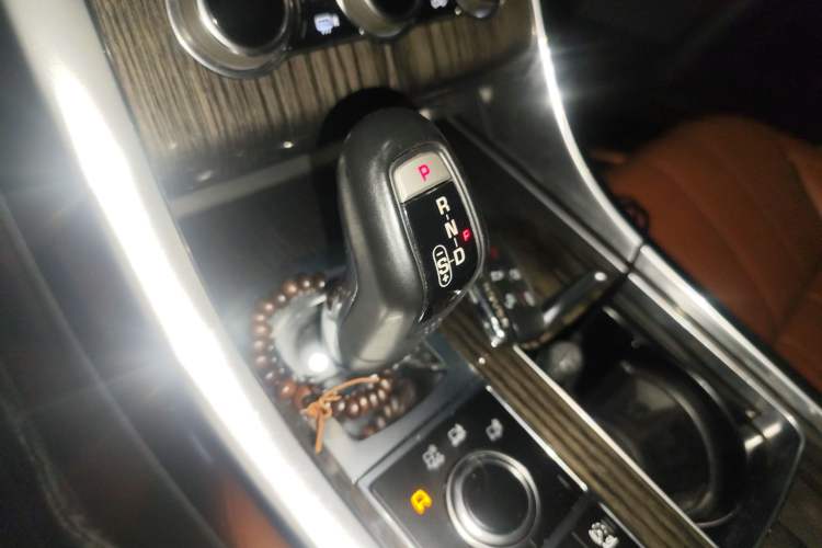 Used Land Rover Range Sport 2015 3.0 SDV6 HSE DYNAMIC Gear Lever
