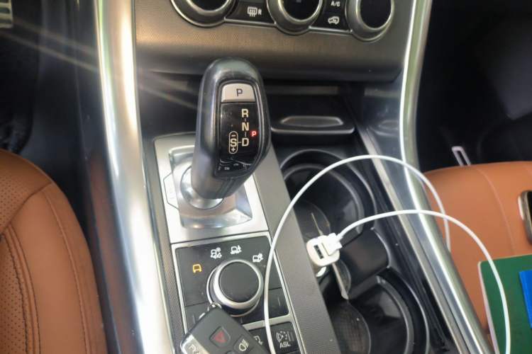 Used Land Rover Range Sport 2015 3.0 SC V6 HSE DYNAMIC Gear Lever