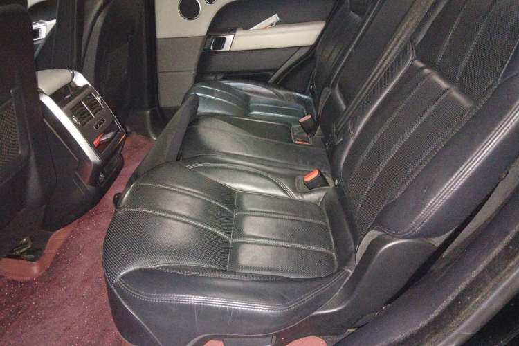Used Land Rover Range Sport 2015 3.0 V6 HSE Gasoline – Middle East Version Left Rear Seat