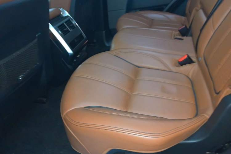 Used Land Rover Range Sport 2015 3.0 SC V6 HSE DYNAMIC Left Rear Seat