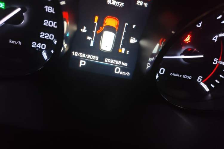 Used Land Rover Range Sport 2015 3.0 SDV6 HSE Odometer Close Up