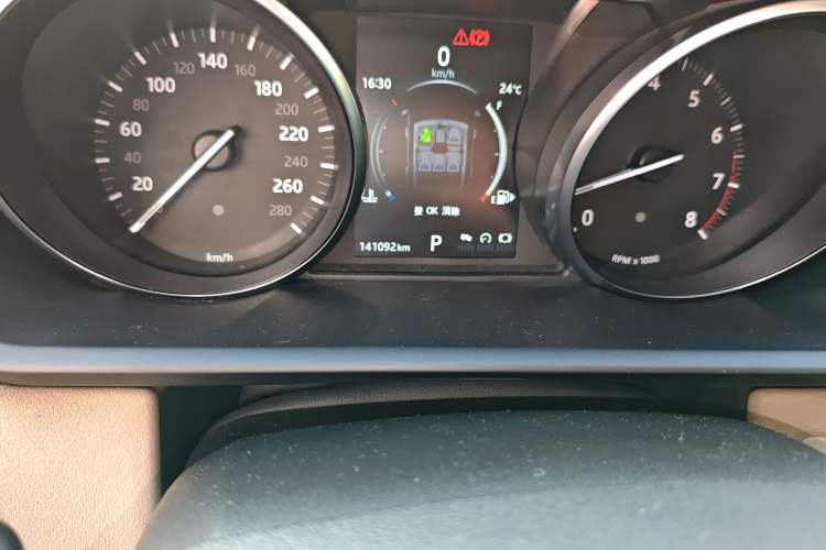 Used Land Rover Range Sport 2015 3.0 SC V6 HSE Odometer Close Up