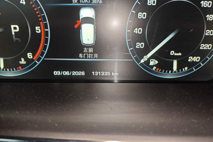 Used Land Rover Range Sport  Odometer Close Up