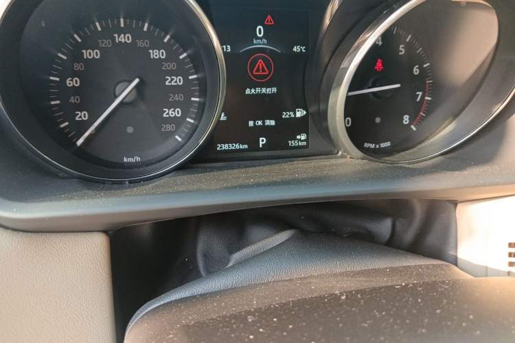 Used Land Rover Range Sport 2015 3.0 SC V6 HSE Odometer Close Up