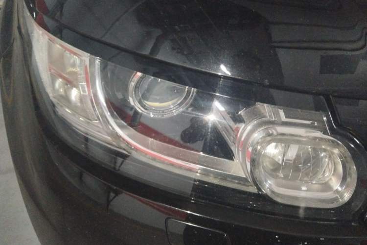 Used Land Rover Range Sport 2015 3.0 V6 HSE Gasoline – Middle East Version Right Front Headlight