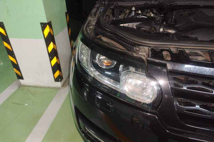 Used Land Rover Range Sport 2015 3.0 SDV6 HSE DYNAMIC Right Front Headlight