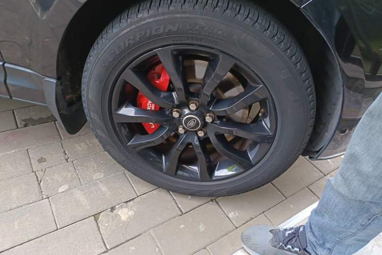 Used Land Rover Range Sport 2015 3.0 SDV6 HSE Right Front Wheel Hub