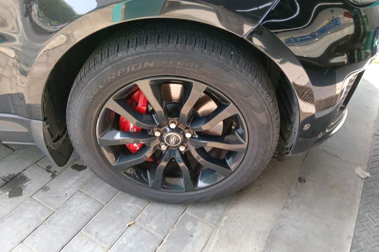 Used Land Rover Range Sport 2015 3.0 SDV6 HSE Right Front Wheel Hub