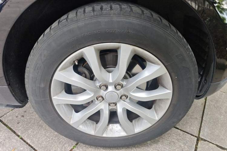 Used Land Rover Range Sport  Right Front Wheel Hub