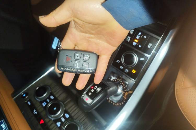 Used Land Rover Range Sport 2015 3.0 SDV6 HSE DYNAMIC Vehicle Key
