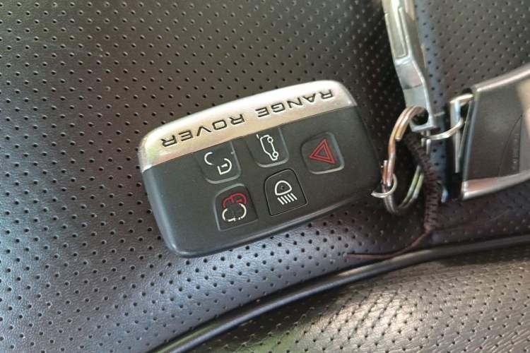 Used Land Rover Range Sport 2015 3.0 SC V6 HSE Vehicle Key