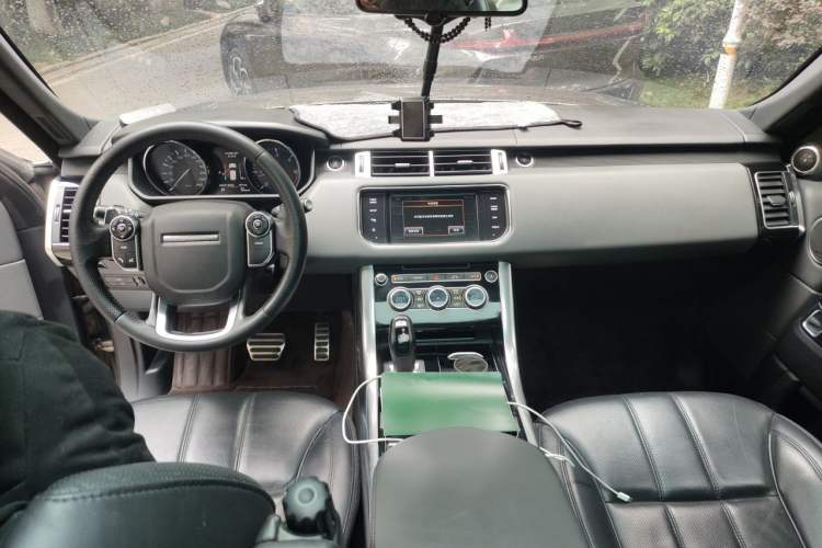 Used Land Rover Range Sport  Center Console