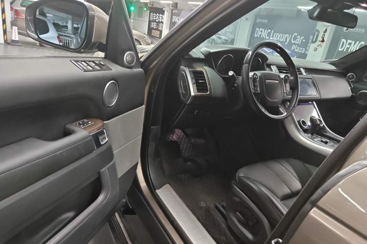 Used Land Rover Range Sport 2015 3.0 SC V6 HSE Driver Seat