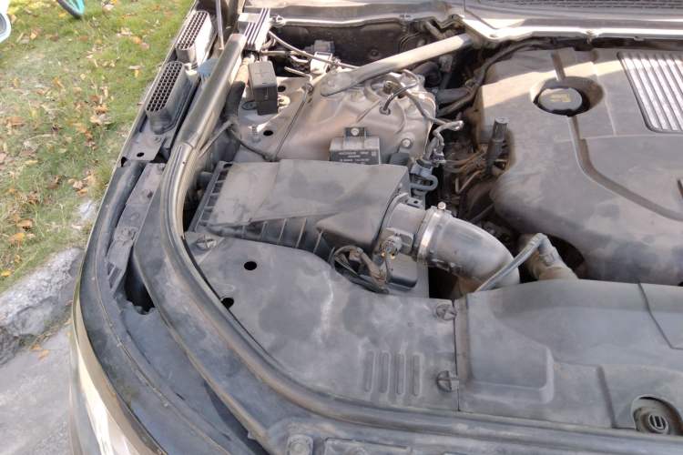 Used Land Rover Range Sport 2015 3.0 SDV6 HSE Engine Bay Right