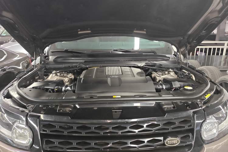 Used Land Rover Range Sport 2015 3.0 SC V6 HSE Engine Bay